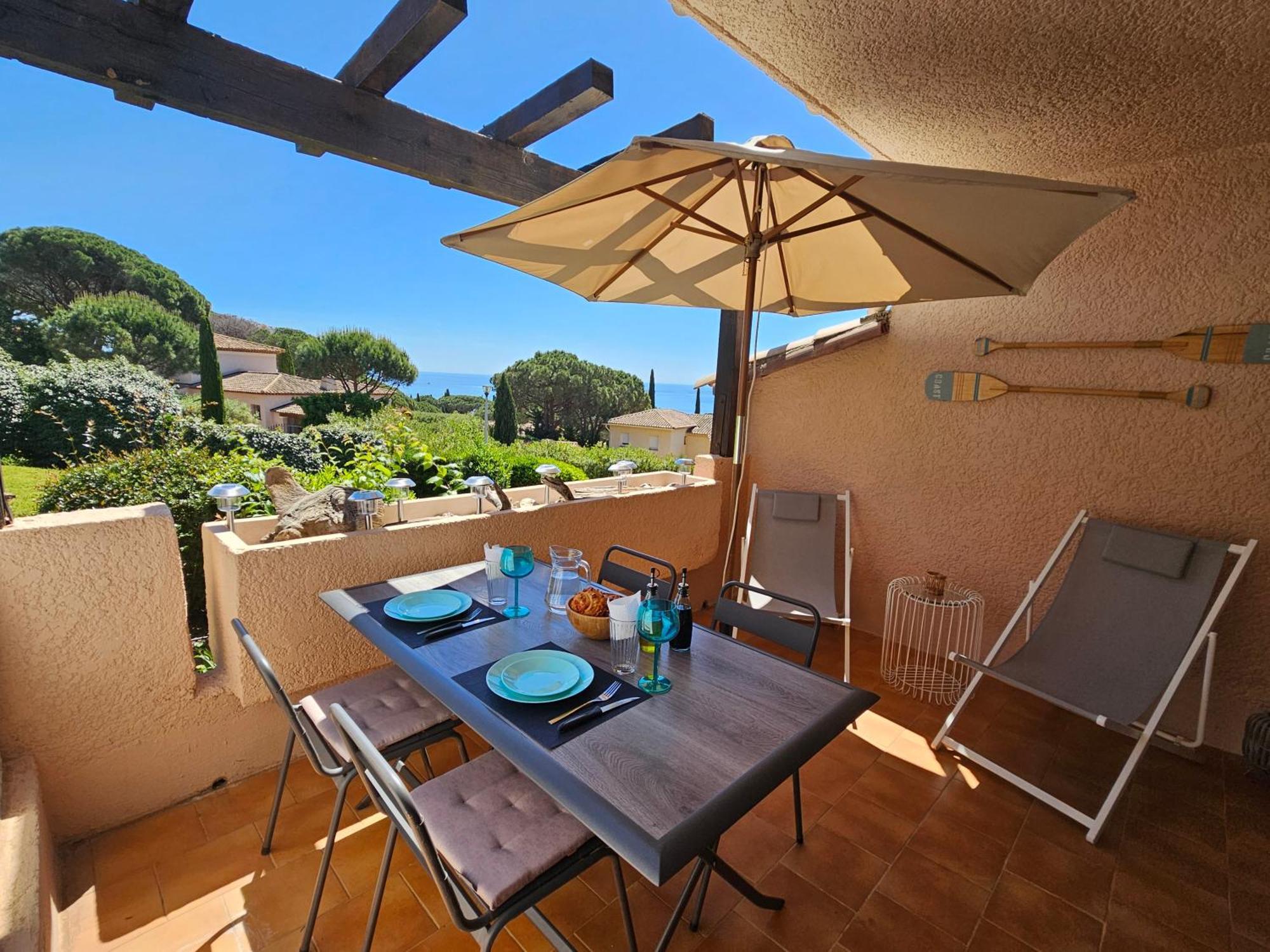 Studio Bord De Mer Terrasse Vue Mer Piscine Apartment Sainte-Maxime Exterior photo